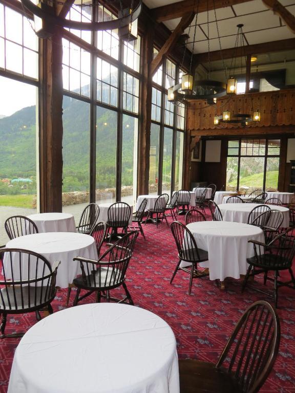 Prince Of Wales Hotel Waterton Park Extérieur photo