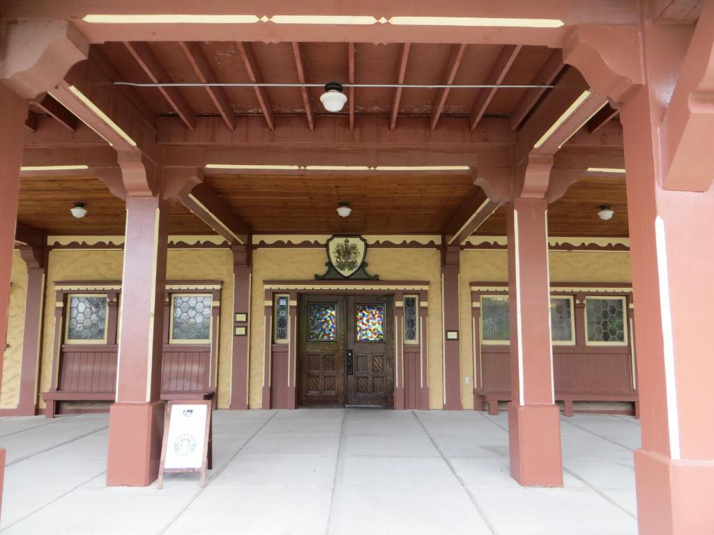 Prince Of Wales Hotel Waterton Park Extérieur photo