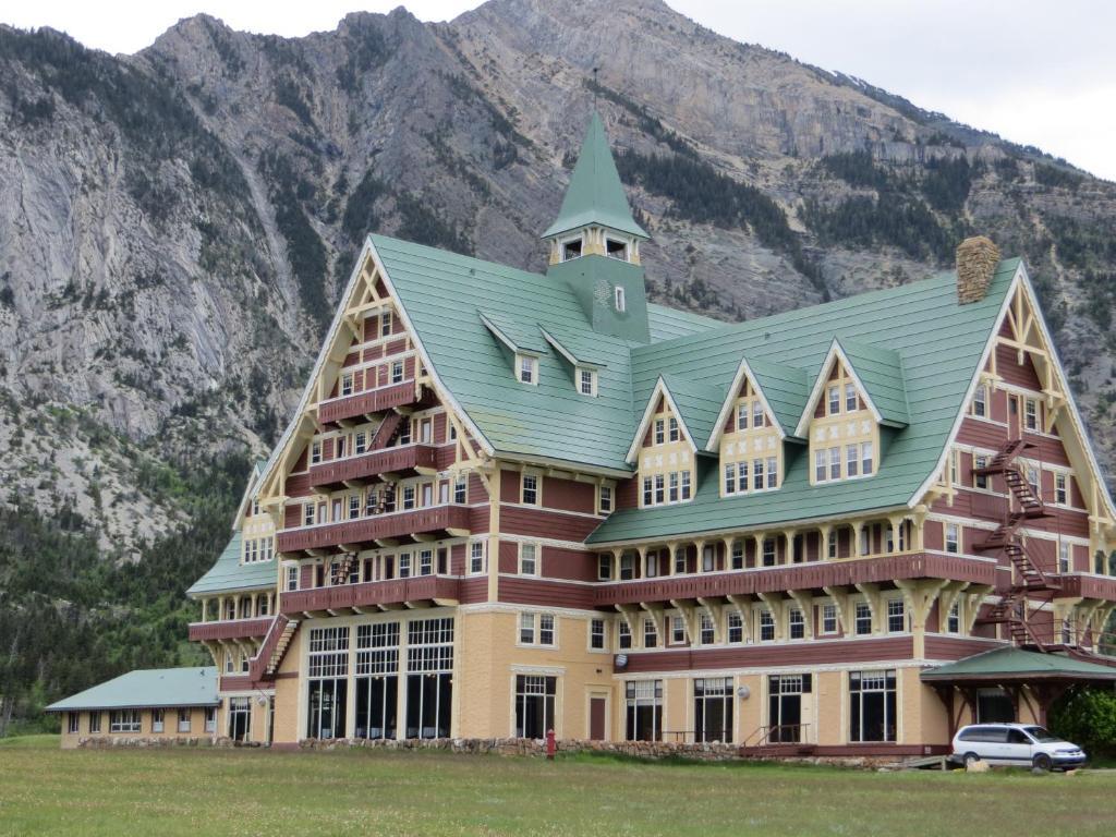 Prince Of Wales Hotel Waterton Park Extérieur photo