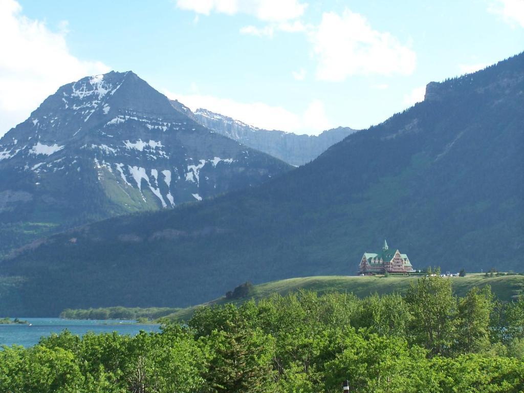 Prince Of Wales Hotel Waterton Park Extérieur photo